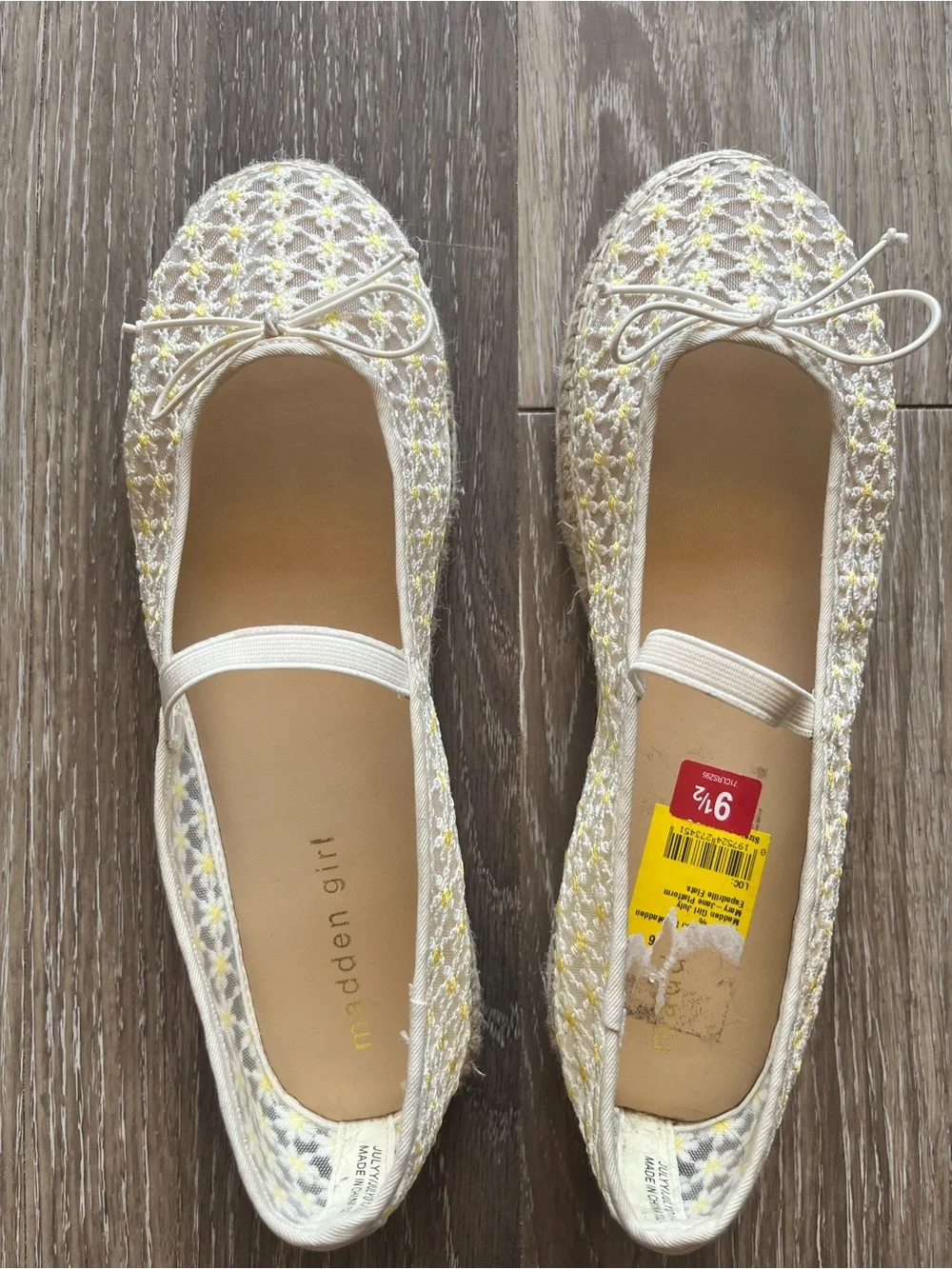 Madden Girl Daisy pattern espadrille mesh flat, size 9.5